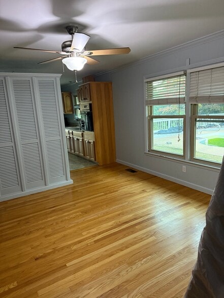 Building Photo - 212 White Oak St