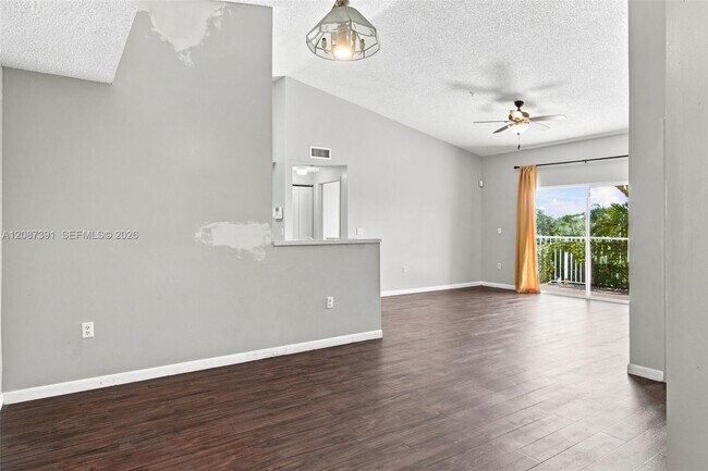 Building Photo - 6976 SW 39th St