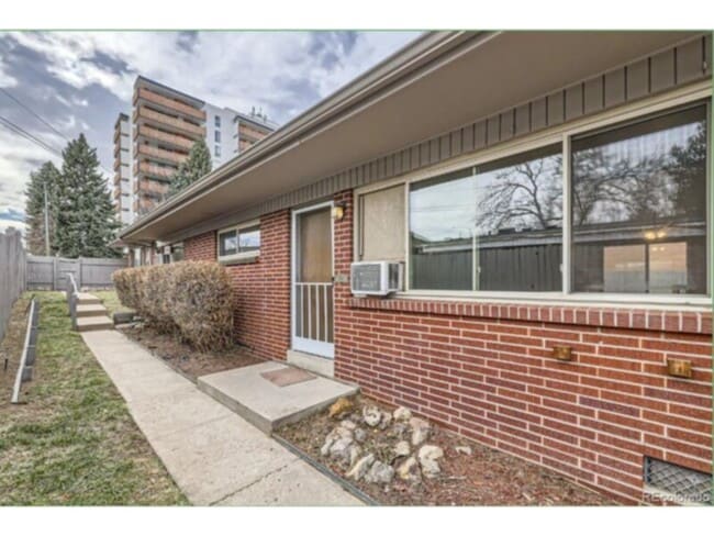 Building Photo - 4585 E Yale Ave