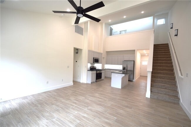 Building Photo - 668 Sun Meadows Loop