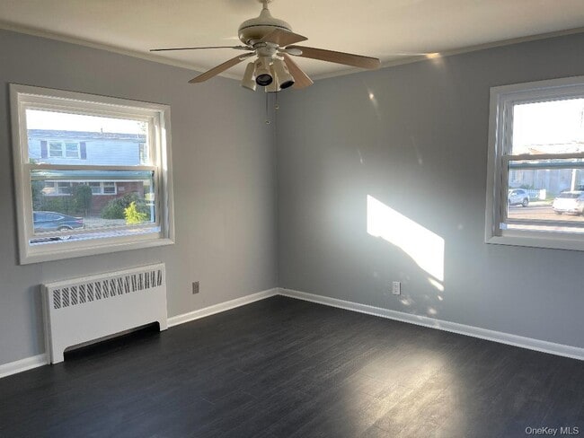 Building Photo - 17 Roosevelt Pl