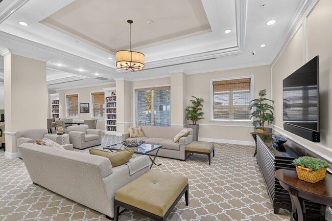 Building Photo - 403 S Sapodilla Ave