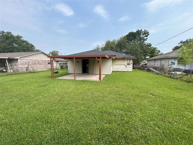 Building Photo - 615 Northbend Dr
