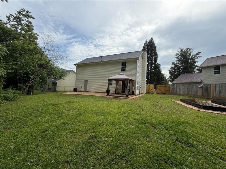 Building Photo - 117 Richmond Dr