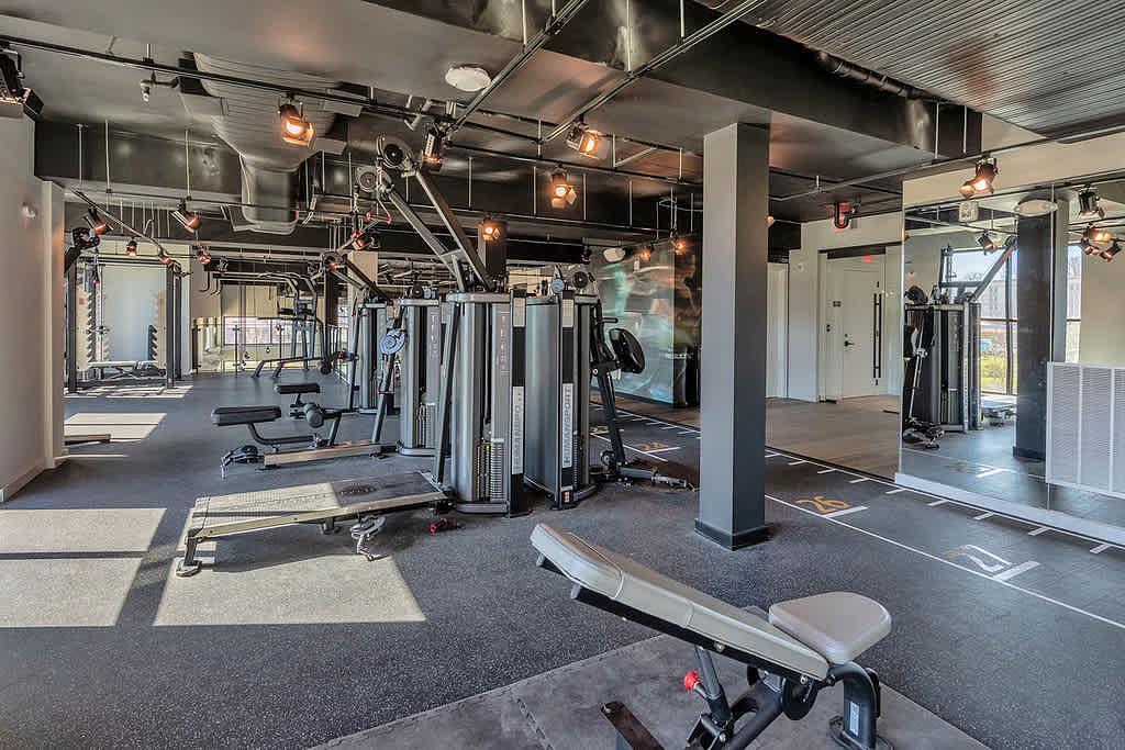 Building Photo - 2000 Aureum Dr