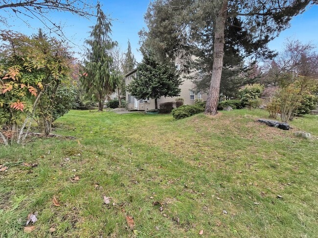 Building Photo - 2-Story modern home in Silver Firs. Large outdoor space!!!