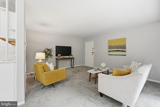 Building Photo - 5406 85th Ave