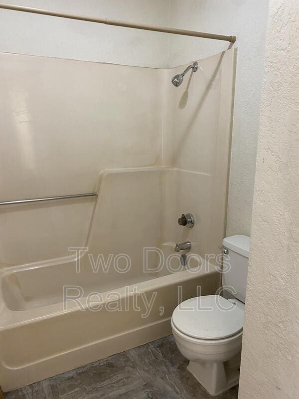 Building Photo - 2820 SE 55th St