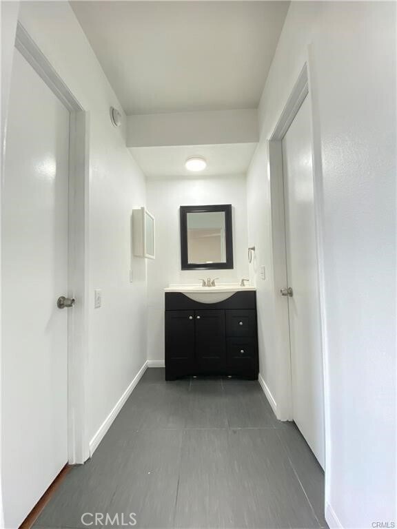 Building Photo - 322 Miraleste Dr