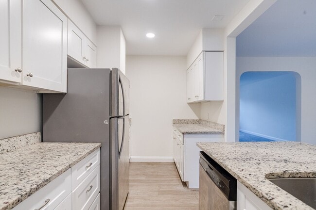 Building Photo - 1809 Glen Ridge Rd