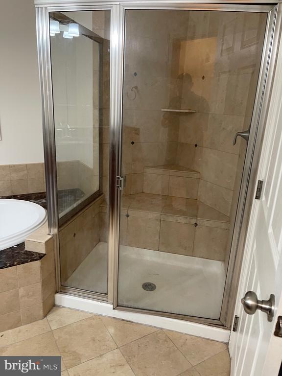 Building Photo - 1513 Regent Manor Ct