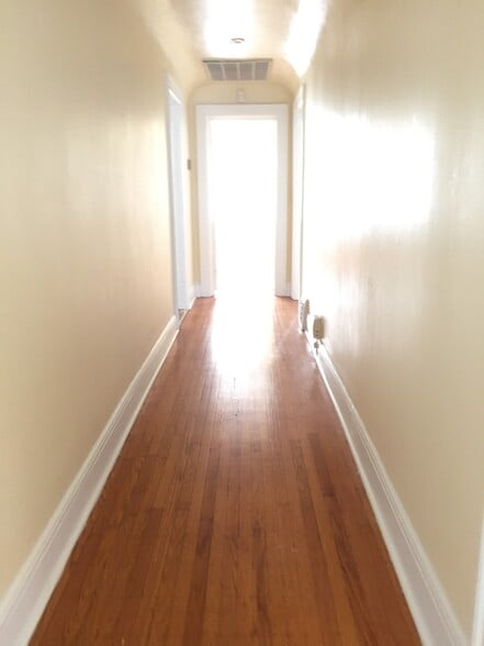 Building Photo - 9 Trianon Plz