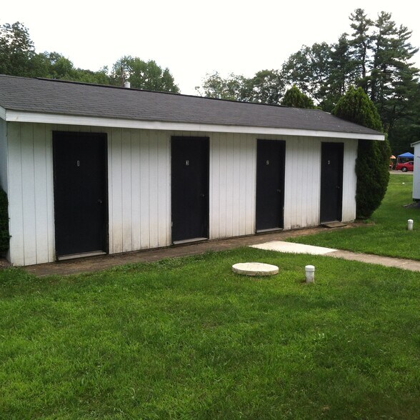 Building Photo - 322 Valley Rd