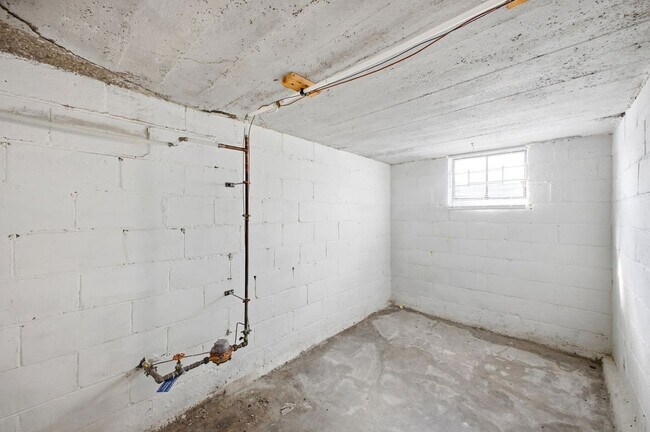 Building Photo - 417 S Huron Ave