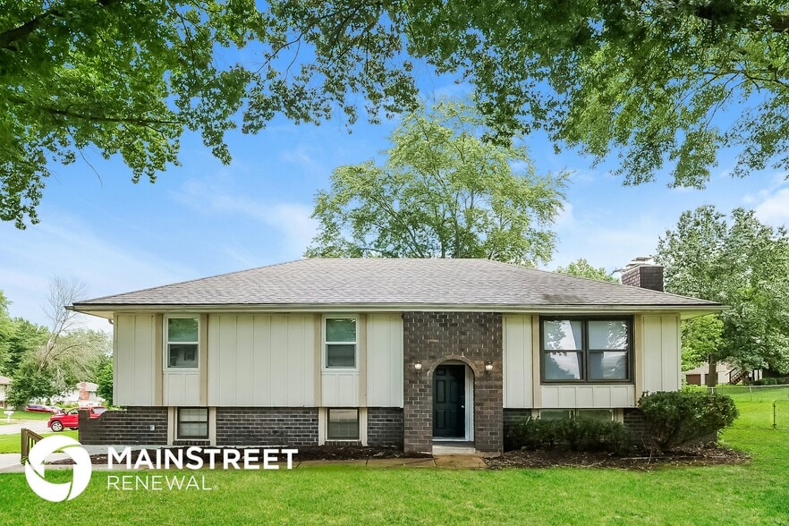 Primary Photo - 408 SW Sandstone Dr