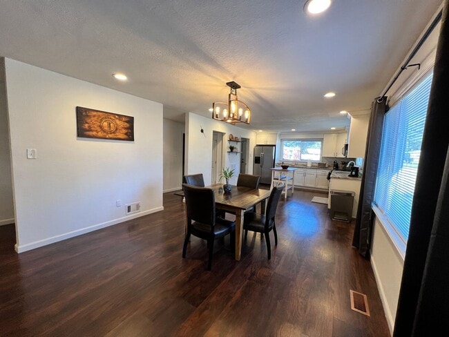 Building Photo - Beautiful one story home in Norfolk