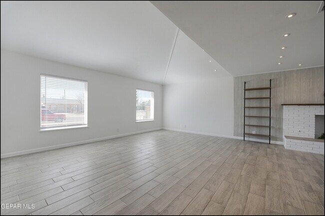 Building Photo - 8617 Darlina Dr