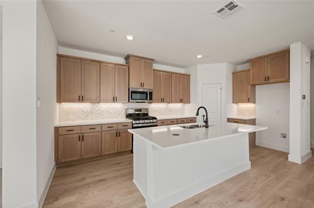 Building Photo - 9617 Dahlia Blvd