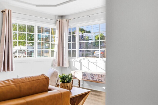 Building Photo - 765 Elkwood Ave