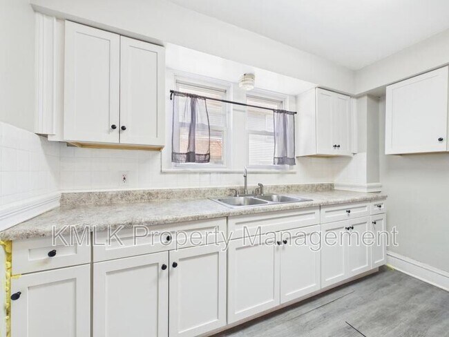 Building Photo - 429 Lovisa St