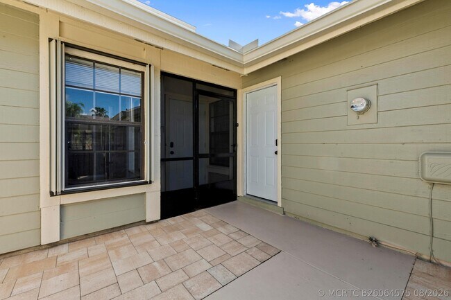 Building Photo - 1431 SE Berwick Ct
