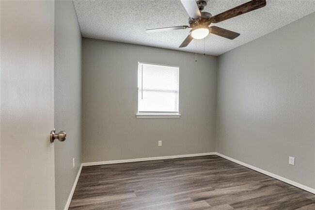 Building Photo - 3916 SE 46th St