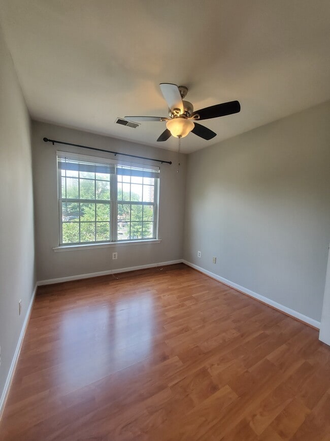 Building Photo - 6030 Lincolnia Rd