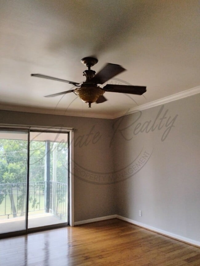 Building Photo - Charming 1 Bedroom | 1 Bath Upstairs Apart...