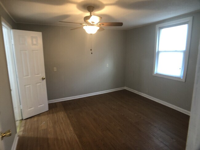 Building Photo - Hanahan Court