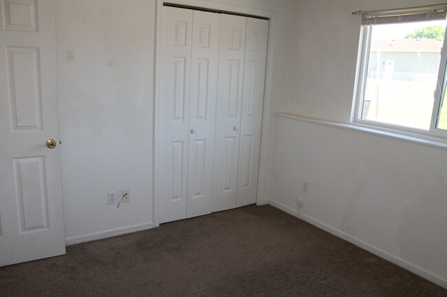 Bedroom 2 - 1121 Roosevelt St