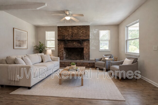 Building Photo - 8834 Darlington Dr