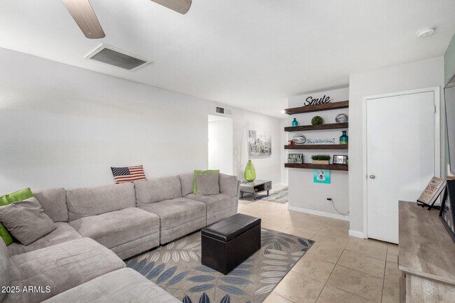 Building Photo - 2744 E Windrose Dr