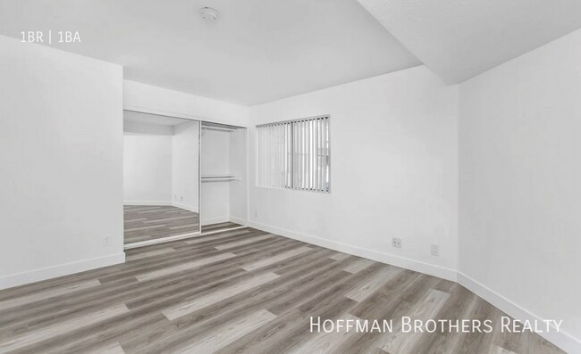 Building Photo - 1325 N Gardner St