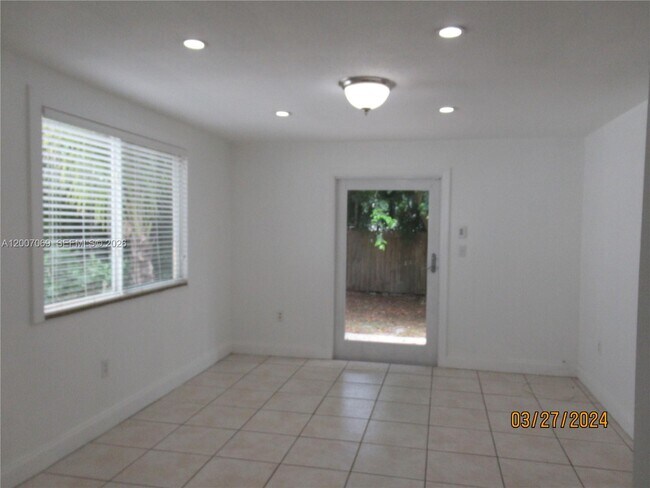 Building Photo - 4245 SW 7th St