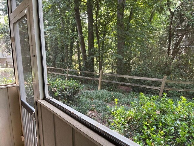 Building Photo - 1510 Wynnes Ridge Cir SE