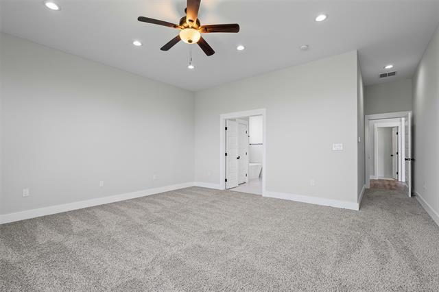 Building Photo - 681 Davenport Dr