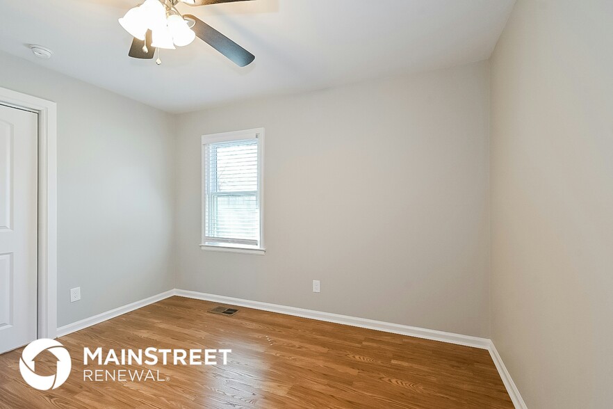 Building Photo - 1695 Myrna Ln