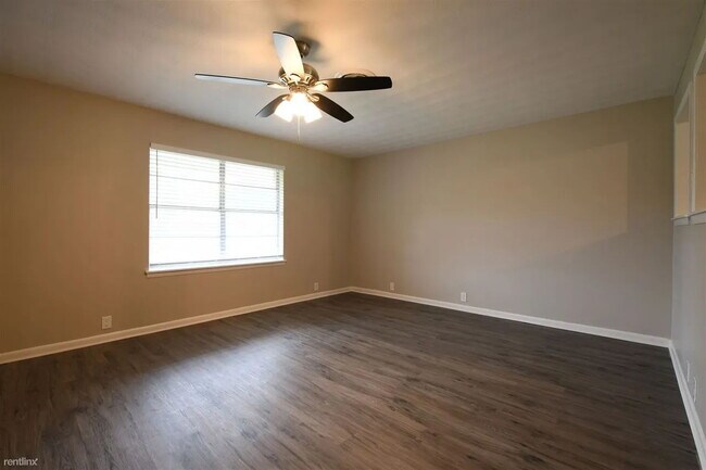 Building Photo - Updated 3BR/2BA Brick Home with Granite Kitchen & Fenced Yard — Kaufman ISD