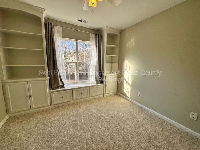 Building Photo - 1413 Crimson Creek Dr