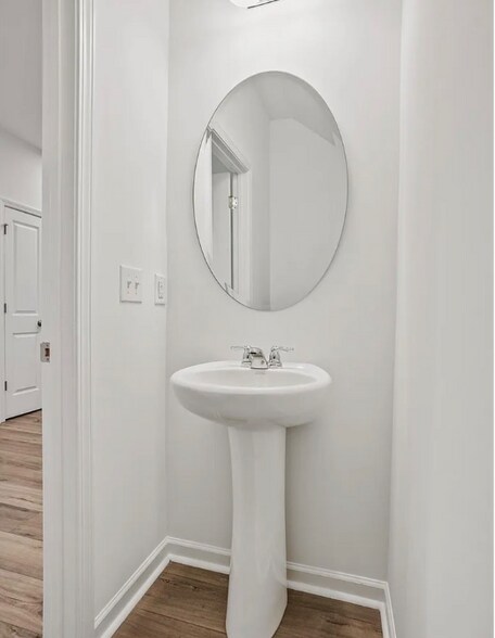 Building Photo - 11028 Wickenden Wy