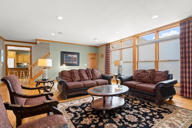 Building Photo - 1580 E Shore Dr