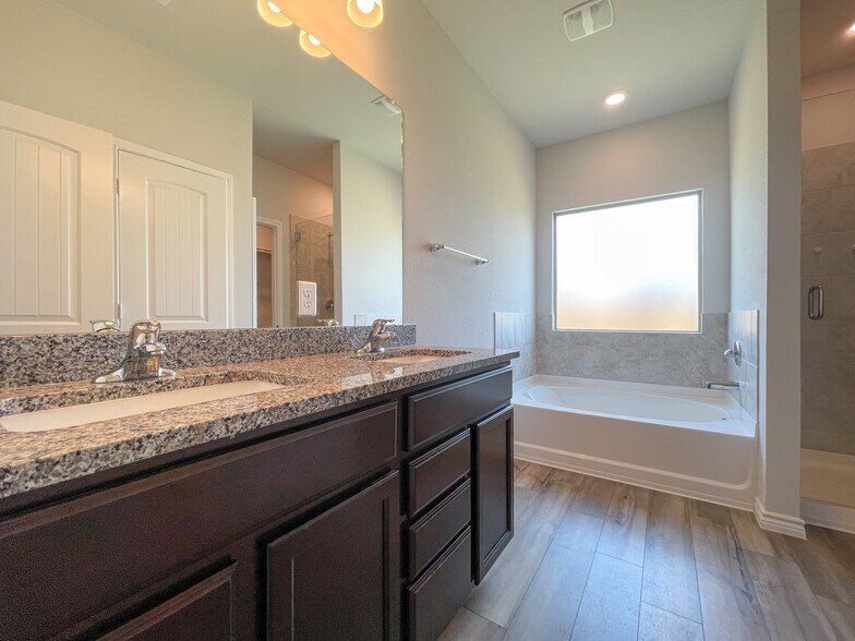 Building Photo - 5700 Foggy Lagoon Dr