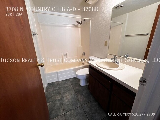 Building Photo - 3708 N Country Club Rd