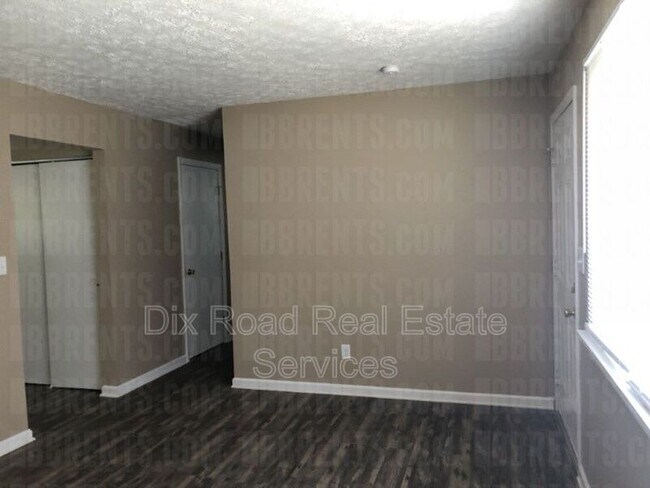Building Photo - 4855 Live Oak Dr