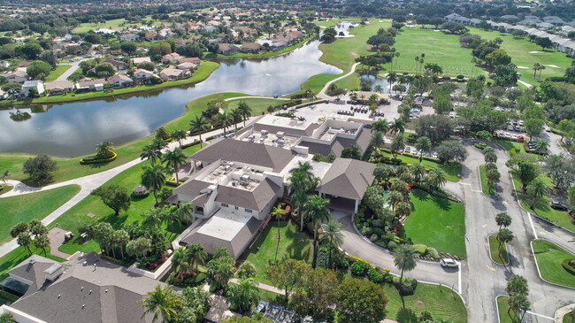 Building Photo - 5547 Fairway Park Dr