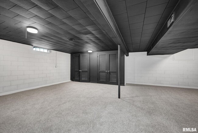 Building Photo - 1407 W Sunnyview Dr