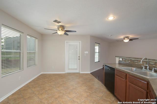 Building Photo - 9307 Mimosa Manor