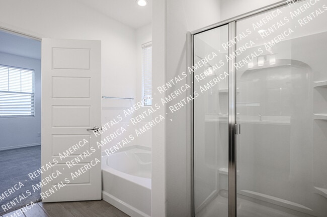 Building Photo - 5509 N 108th Ave