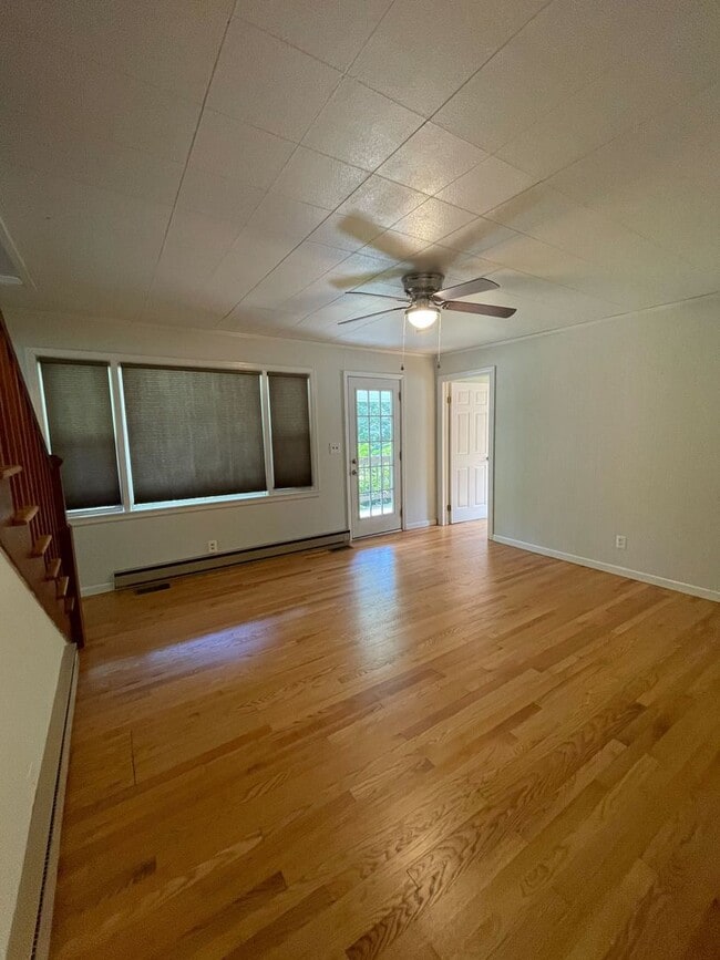 Building Photo - Quaint Country Cottage On Large Lot Near Downtown Blacksburg