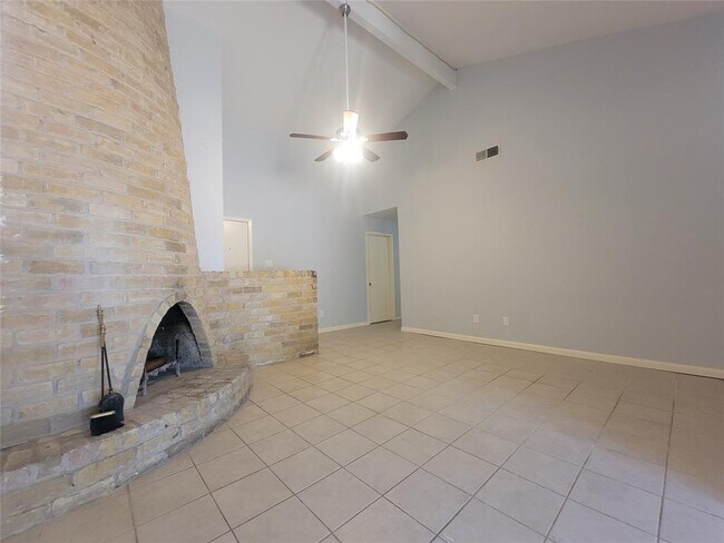 Primary Photo - 1304 Glenda Dr